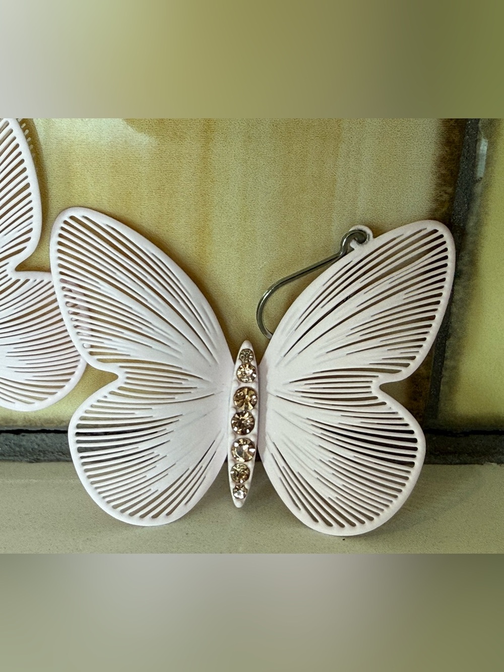 Butterfly Earring Soft Pink - Picture 8 of 9